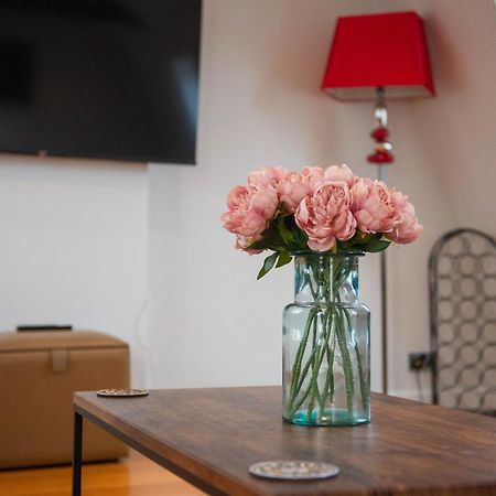 Spacious 2-Bed Home - Exposed Beams & Fast Internet Included Stamford Dış mekan fotoğraf