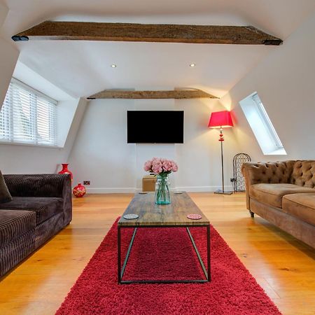 Spacious 2-Bed Home - Exposed Beams & Fast Internet Included Stamford Dış mekan fotoğraf