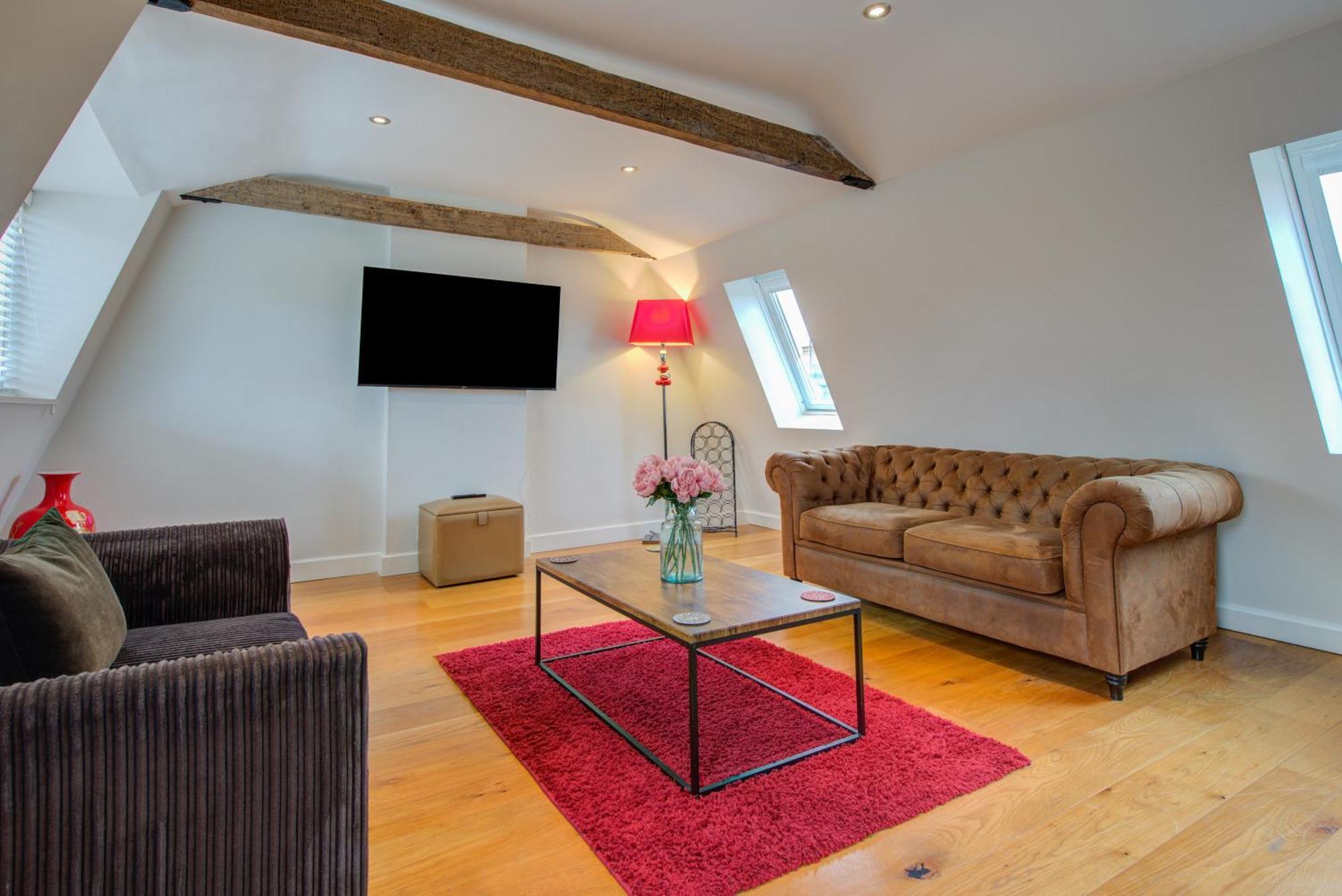 Spacious 2-Bed Home - Exposed Beams & Fast Internet Included Stamford Dış mekan fotoğraf