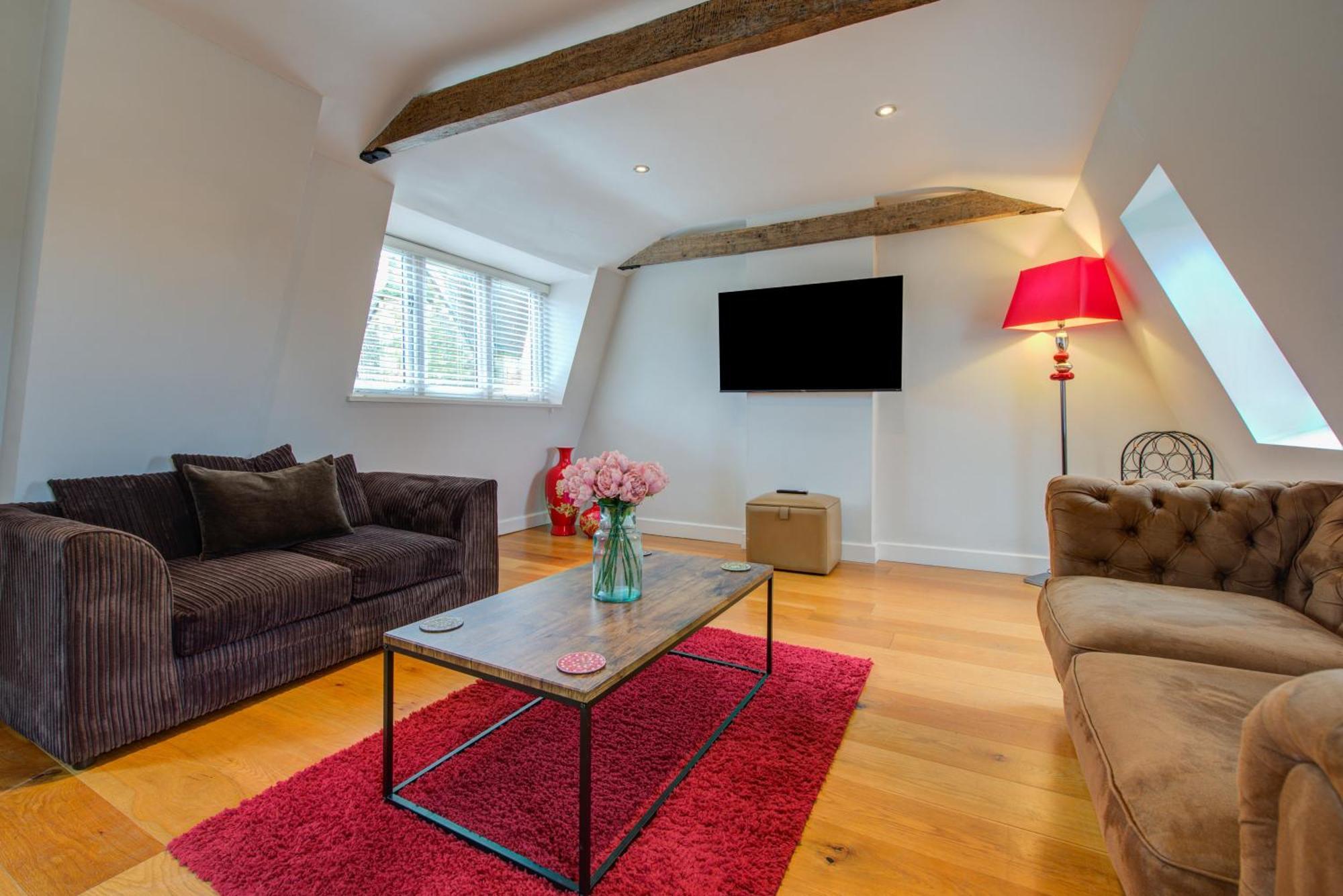 Spacious 2-Bed Home - Exposed Beams & Fast Internet Included Stamford Dış mekan fotoğraf