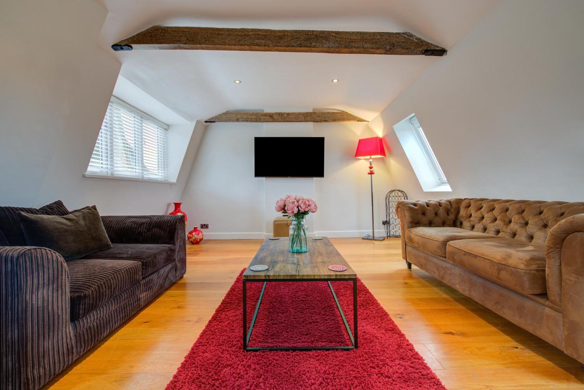 Spacious 2-Bed Home - Exposed Beams & Fast Internet Included Stamford Dış mekan fotoğraf